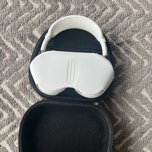 AirPods Max in White
100% authentic 
Brand new
Comes with everything shown